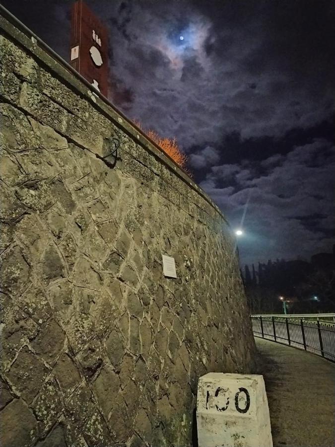 Al Centesimo Chilometro - Ristoro Del Pellegrino Hostel Montefiascone Exterior foto